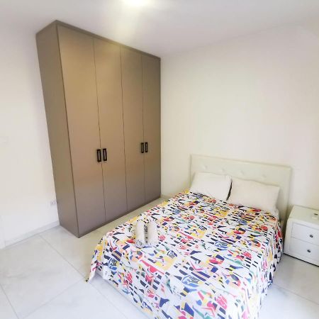 The White Pearl Apartment Larnaca Extérieur photo
