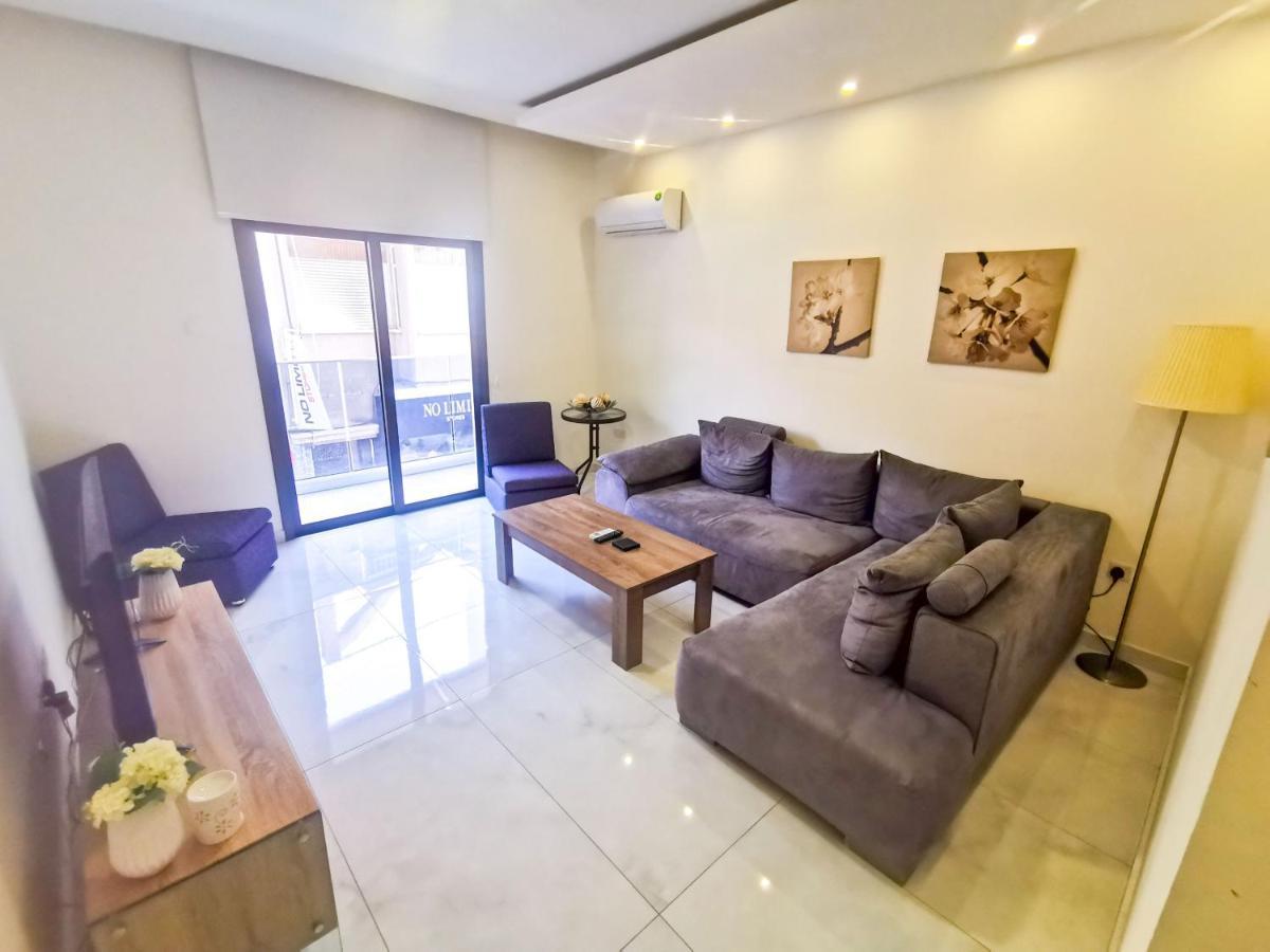 The White Pearl Apartment Larnaca Extérieur photo