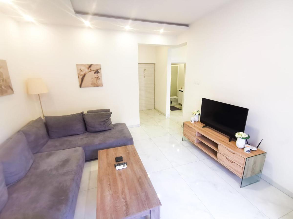 The White Pearl Apartment Larnaca Extérieur photo